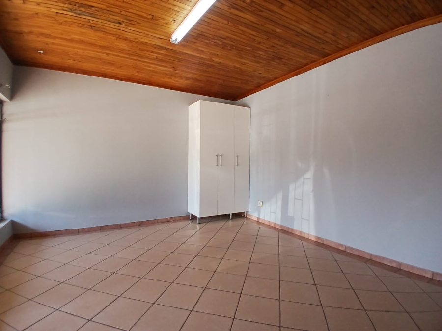 To Let Commercial Property for Rent in Rustenburg Central North West